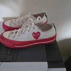 Converse Comme des Garçons Womens Beige And Red Shoes Sneakers.  Womens Size 6